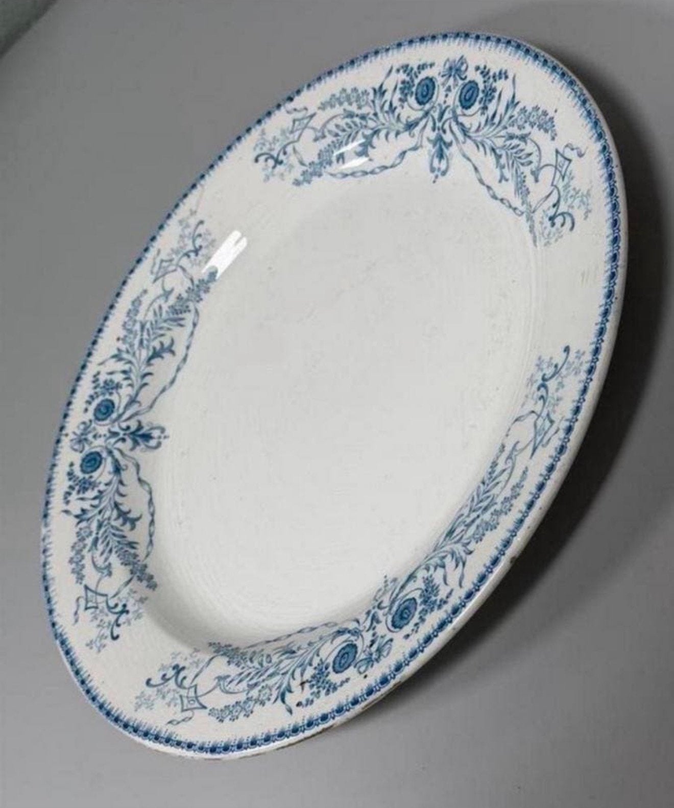 Prachtig Vintage Boch Frères Rubis Bord 33 cm Blauwwit Decor, Ophalen of Verzenden