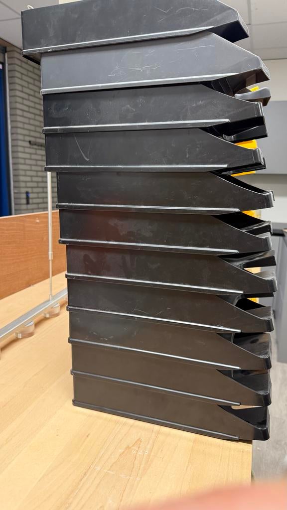 22x HAN 1027 A4 Brievenbakjes - Zwart & Geel (245x65x348mm), Ophalen of Verzenden, Gebruikt