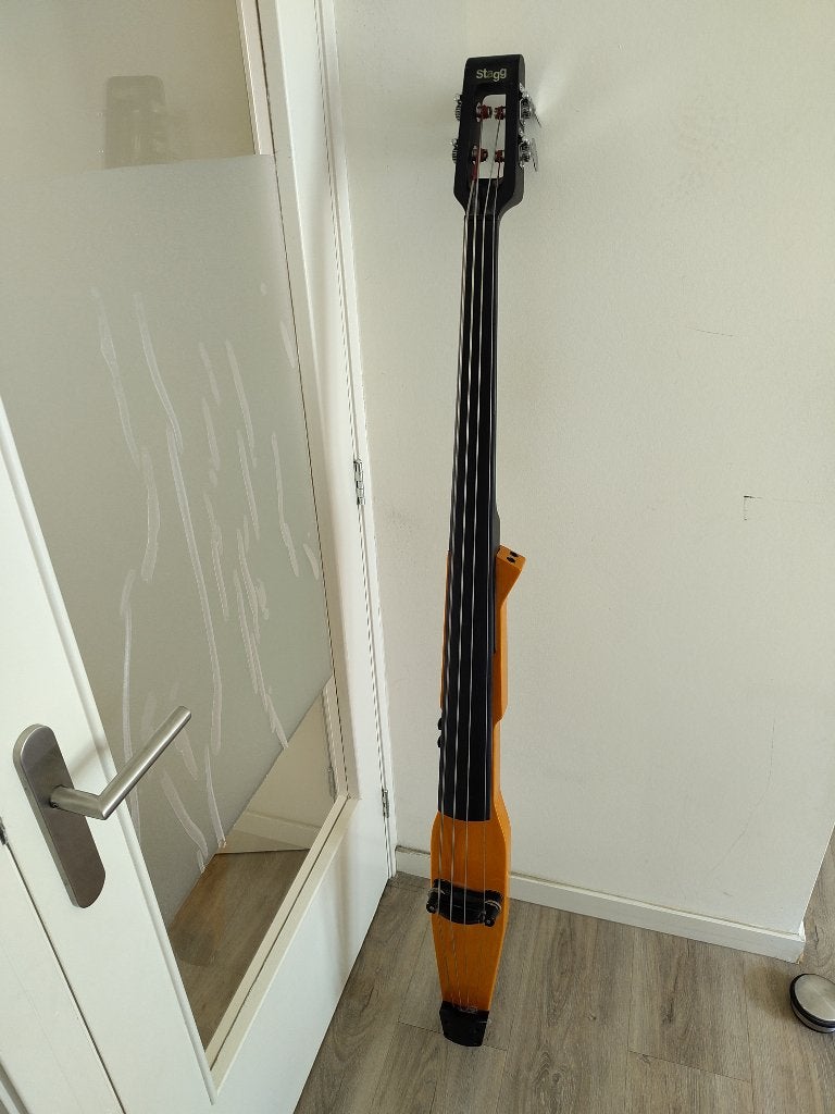 Stagg EDB 3/4 H Electrische Contrabas, Muziek en Instrumenten, Ophalen, Zo goed als nieuw, 3/4-contrabas, Met koffer