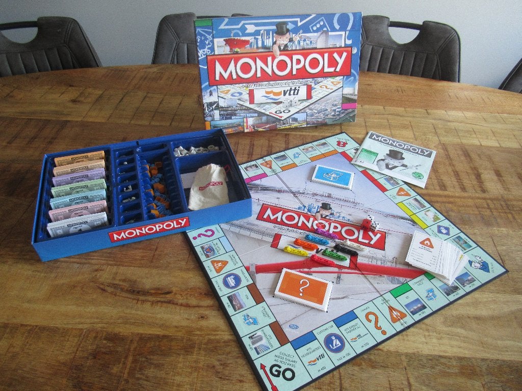 nieuw Schaars Monopoly vtti Limited Engelse edition, Ophalen of Verzenden, Nieuw