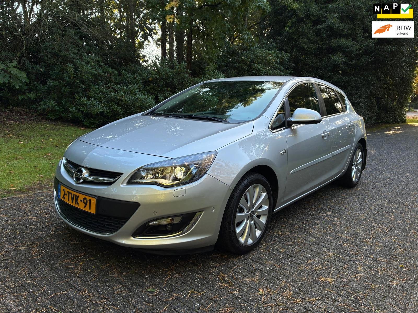 Opel Astra 1.4 Turbo Blitz Navi / Leer / Xenon 41346 km (NAP, Auto's, Voorwielaandrijving, Gebruikt, 4 cilinders, Bedrijf