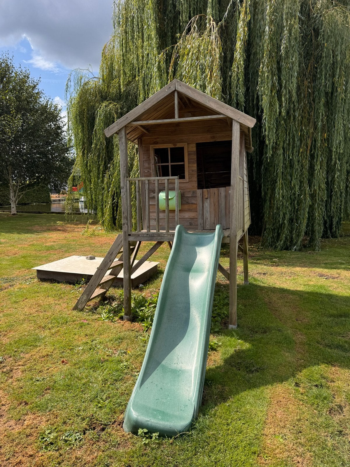 Houten speelhuisje met glijbaan, Ophalen, Gebruikt, Hout