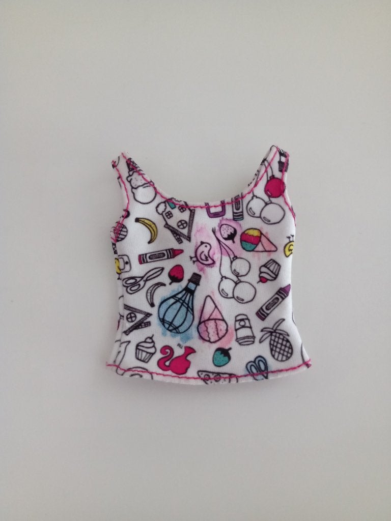 Foto 12 van Veel leuke Shirtjes voor (Barbie) Poppen (12 foto’s)