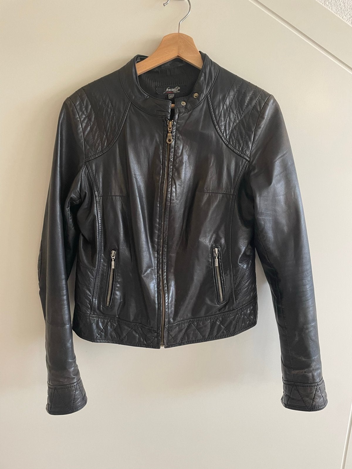 Froccella leren damesjasje, maat 46 (valt als L), Kleding | Dames, Ophalen of Verzenden, Gedragen, Maat 42/44 (L), Zwart