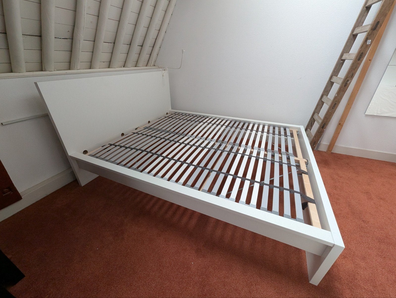 Ikea bed, Ophalen