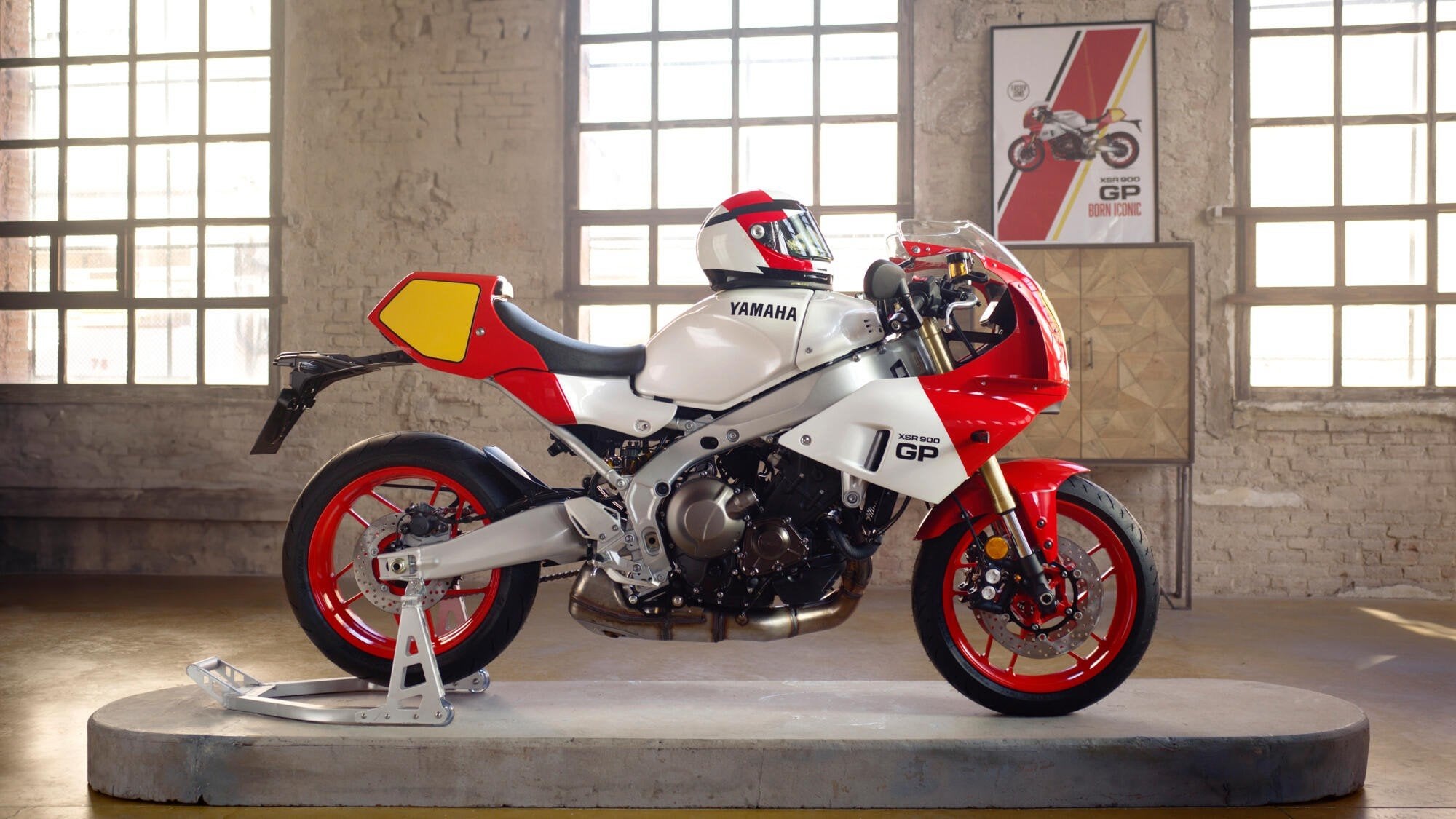 Yamaha XSR900 GP Sport Herritage (bj 2026), Nieuw, Klantenservice@yamaha-motor.nl, Sport, Koolhovenlaan 101
1119 NC  Schiphol-Rijk, NL