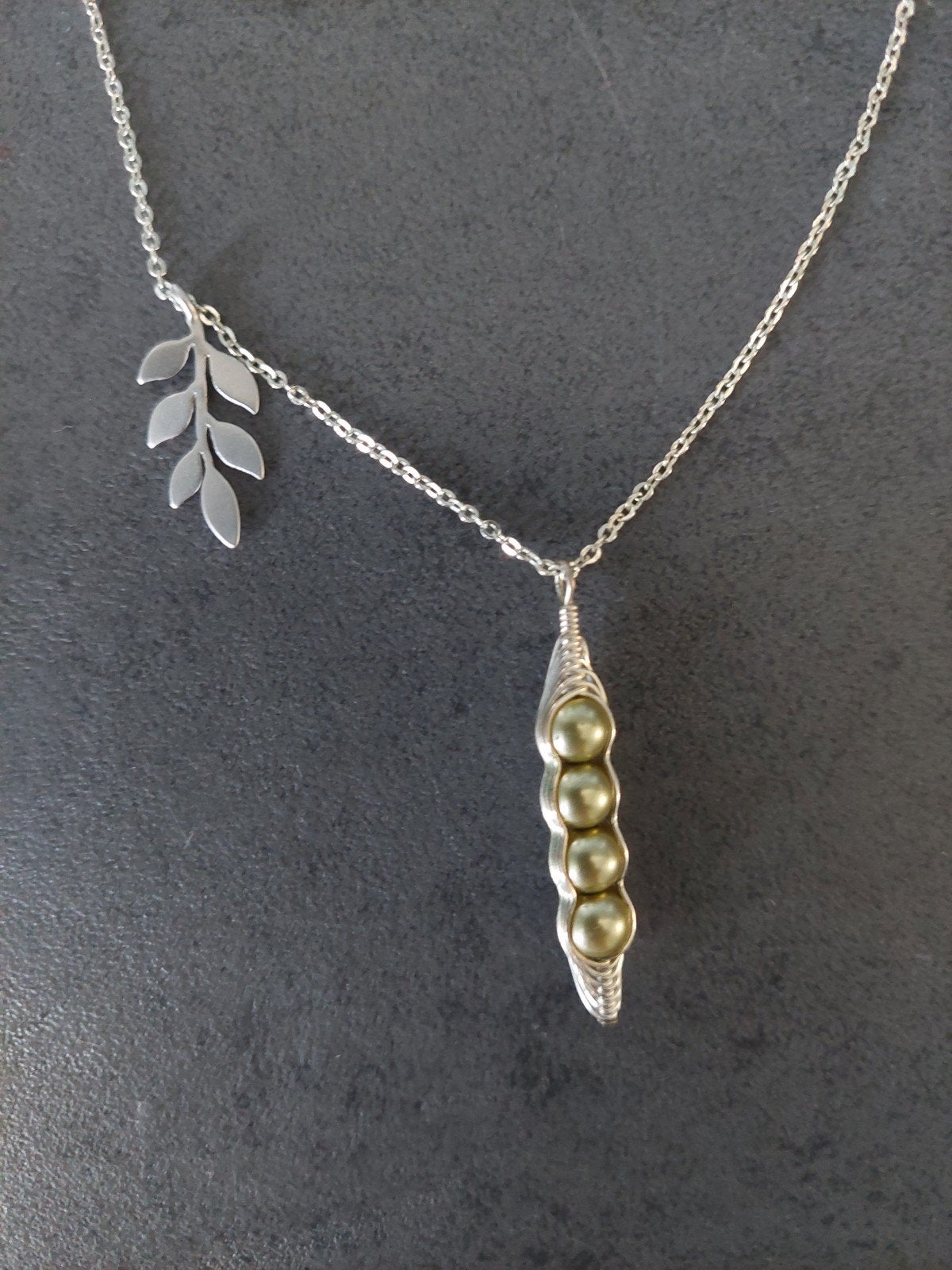 Ketting met groene olijven en olijftakje, Ophalen of Verzenden, Zo goed als nieuw, Groen, Overige materialen
