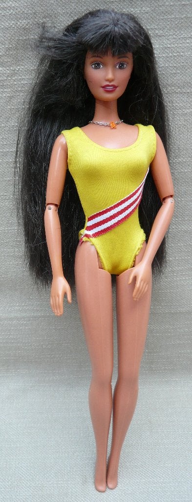 Barbie Generation Girl Ana Suarez in geel badpak (ca. 1998) , Verzamelen, Poppen, Ophalen of Verzenden, Gebruikt, Pop