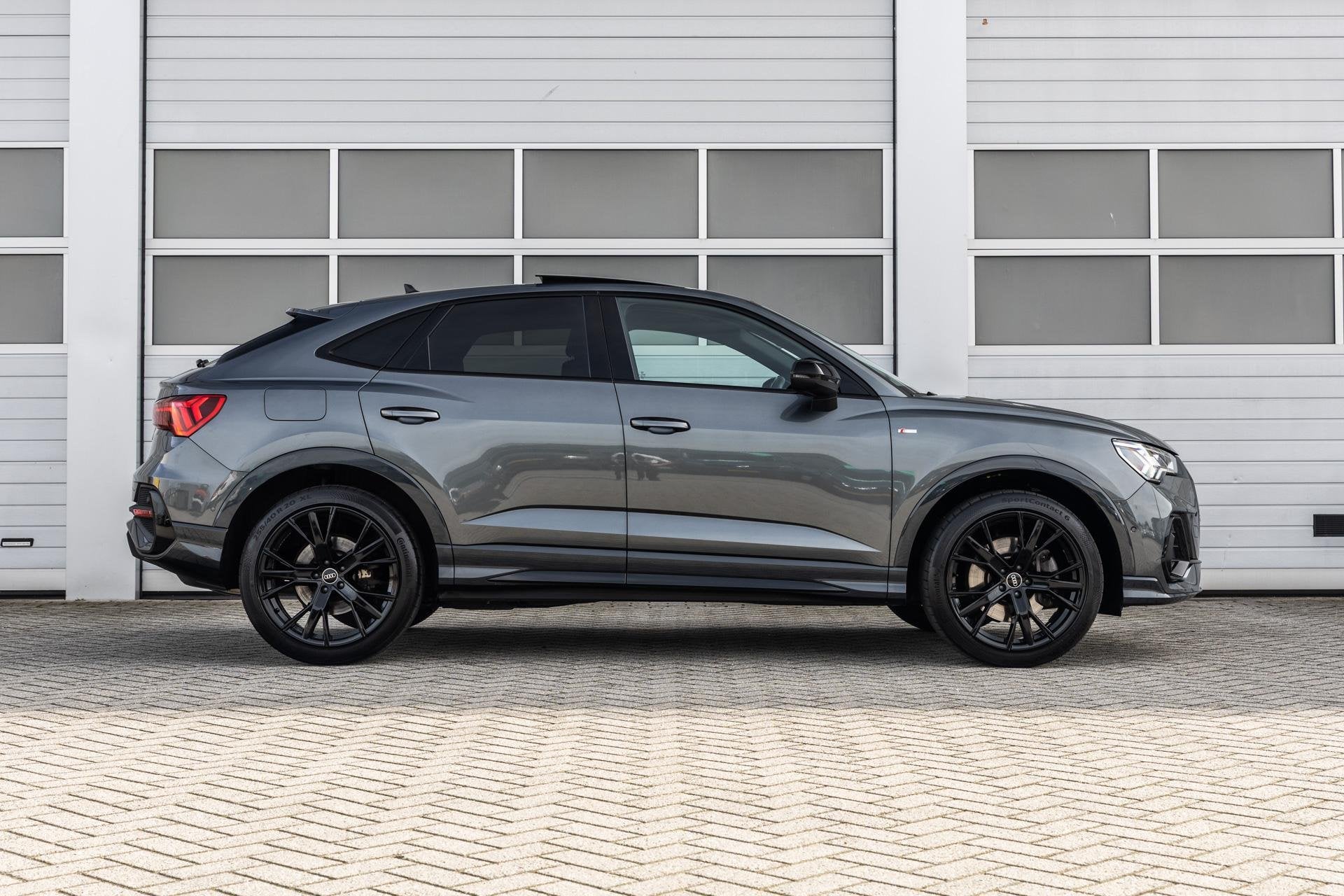 Audi Q3 Sportback 45 TFSIe 245pk PHEV S edition | Panoramada, Auto's, Gebruikt, Leder en Stof, Hybride Elektrisch/Benzine, 13 kWh