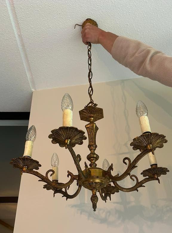 Vintage kroonluchter - gemaakt van gegoten messing of brons, Huis en Inrichting, Lampen | Kroonluchters, Ophalen of Verzenden