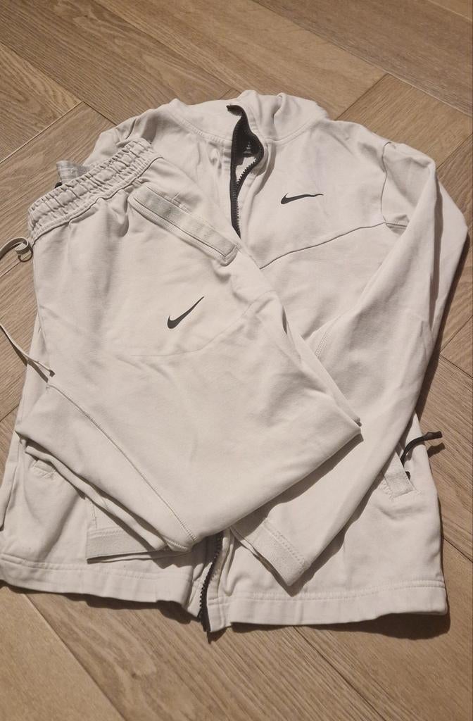 Nike trainingspak maat S - Zo goed als nieuw, Ophalen of Verzenden, Zo goed als nieuw, Beige