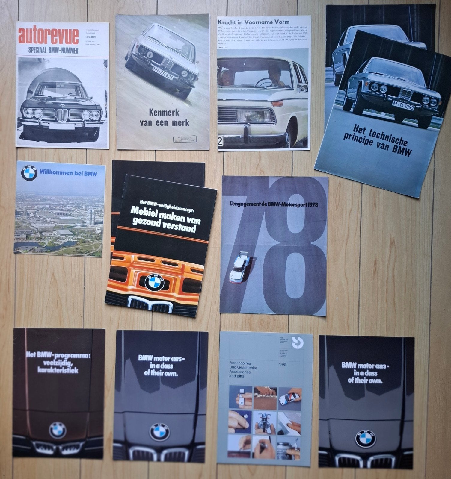BMW , 90 Verzamelfolders en prijslijsten. € 50,--, Boeken, Ophalen of Verzenden, Zo goed als nieuw, BMW