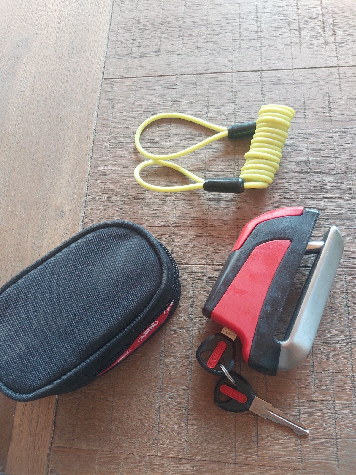Abus trigger 330 remschijfslot zgan, Motoren, Ophalen of Verzenden, Gebruikt