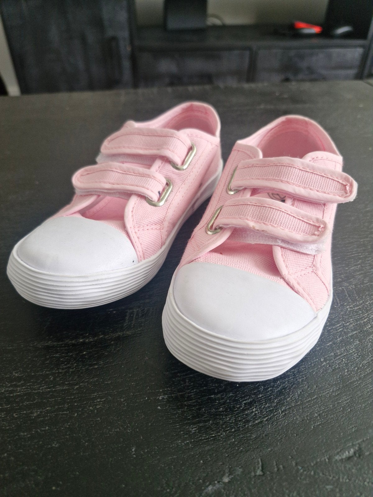 Roze gymschoenen maat 31 - Nooit gedragen!, Meisje, Sportschoenen, Nieuw, Ophalen of Verzenden