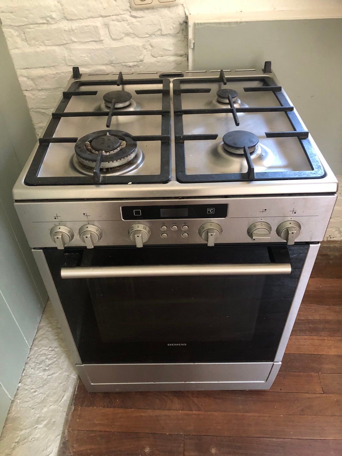 Gasfornuis met oven Siemens, Witgoed en Apparatuur, Fornuizen, Ophalen, Gebruikt, 4 kookzones, Gas