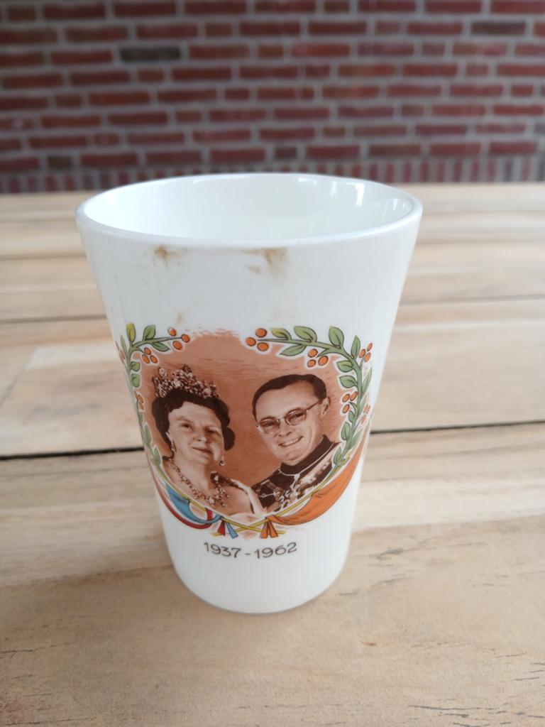 Beker 25-jarig huwelijk Juliana & Bernard 1937-1962, Ophalen of Verzenden