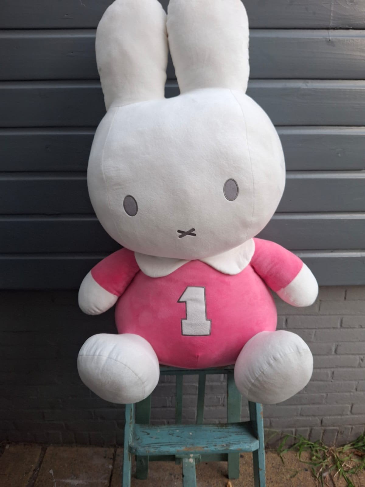 Grote Nijntje knuffel roze met nummer 1 shirt, Ophalen, Gebruikt, Overige merken, Konijn
