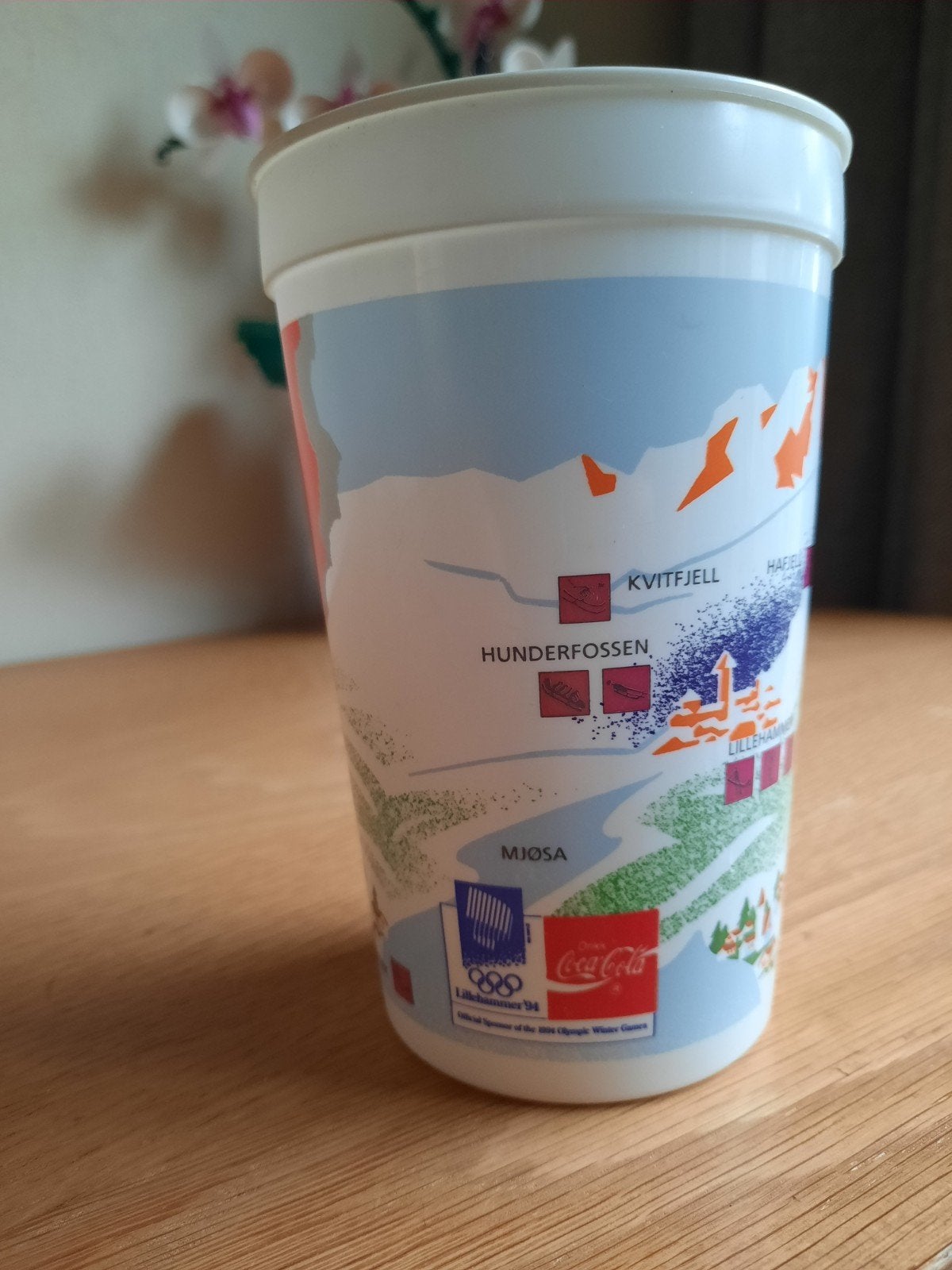 Vintage Coca-Cola Lilleh. '94 Olympische Winterspelen Bek, Verzamelen, Ophalen of Verzenden, Zo goed als nieuw