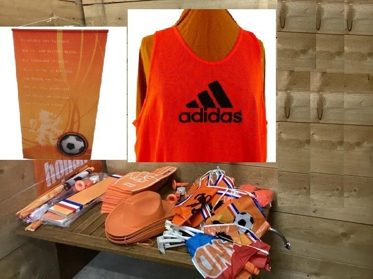 Diverse Oranje voetbal  artikelen. ongeveer 50 stuks, Info2@jewels-watches.biz, Hetty'S Sieraden-Horloges, Overige typen, Nieuw