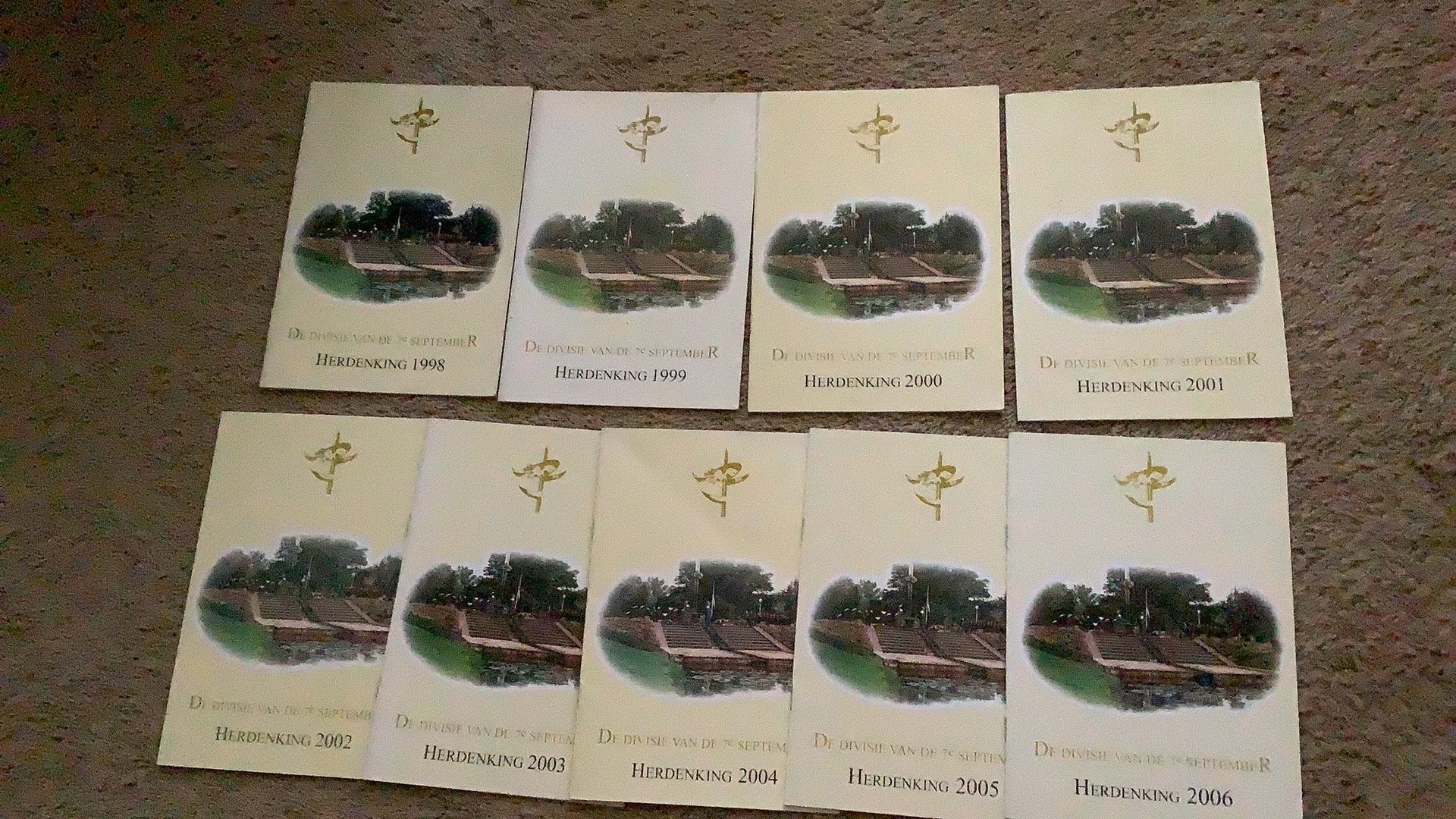 Herdenking 1998-2006. De Divisie van de 7e septembeR, Ophalen of Verzenden, Zo goed als nieuw, Landmacht, 1945 tot heden