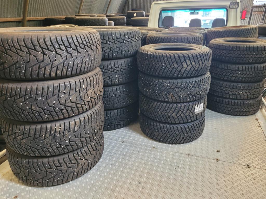 Spijkerbanden spikes diverse maten, Ophalen, Gebruikt, Winterbanden, Banden en Velgen