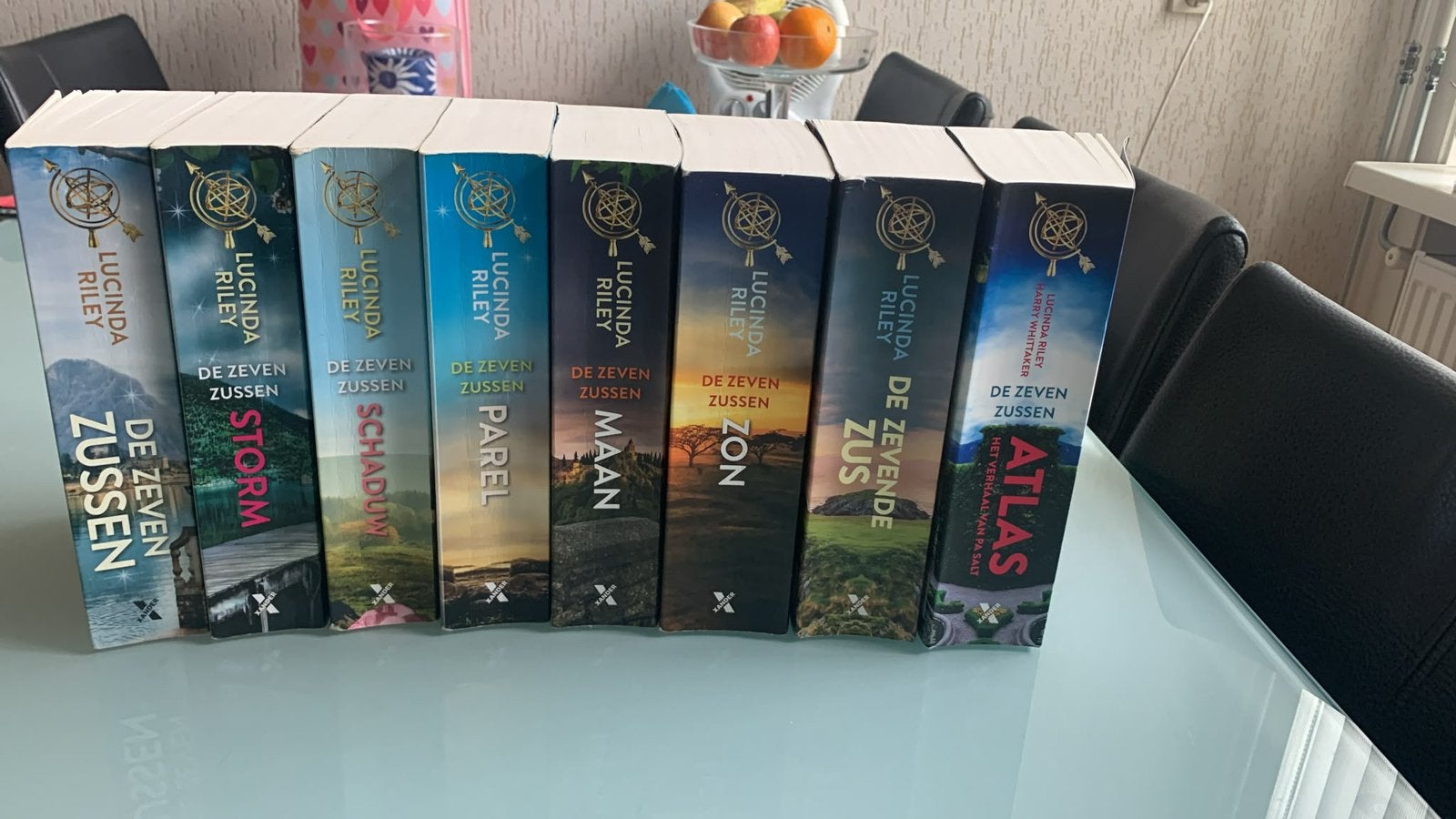 Complete serie De Zeven Zussen van Lucinda Riley, Ophalen of Verzenden, Zo goed als nieuw