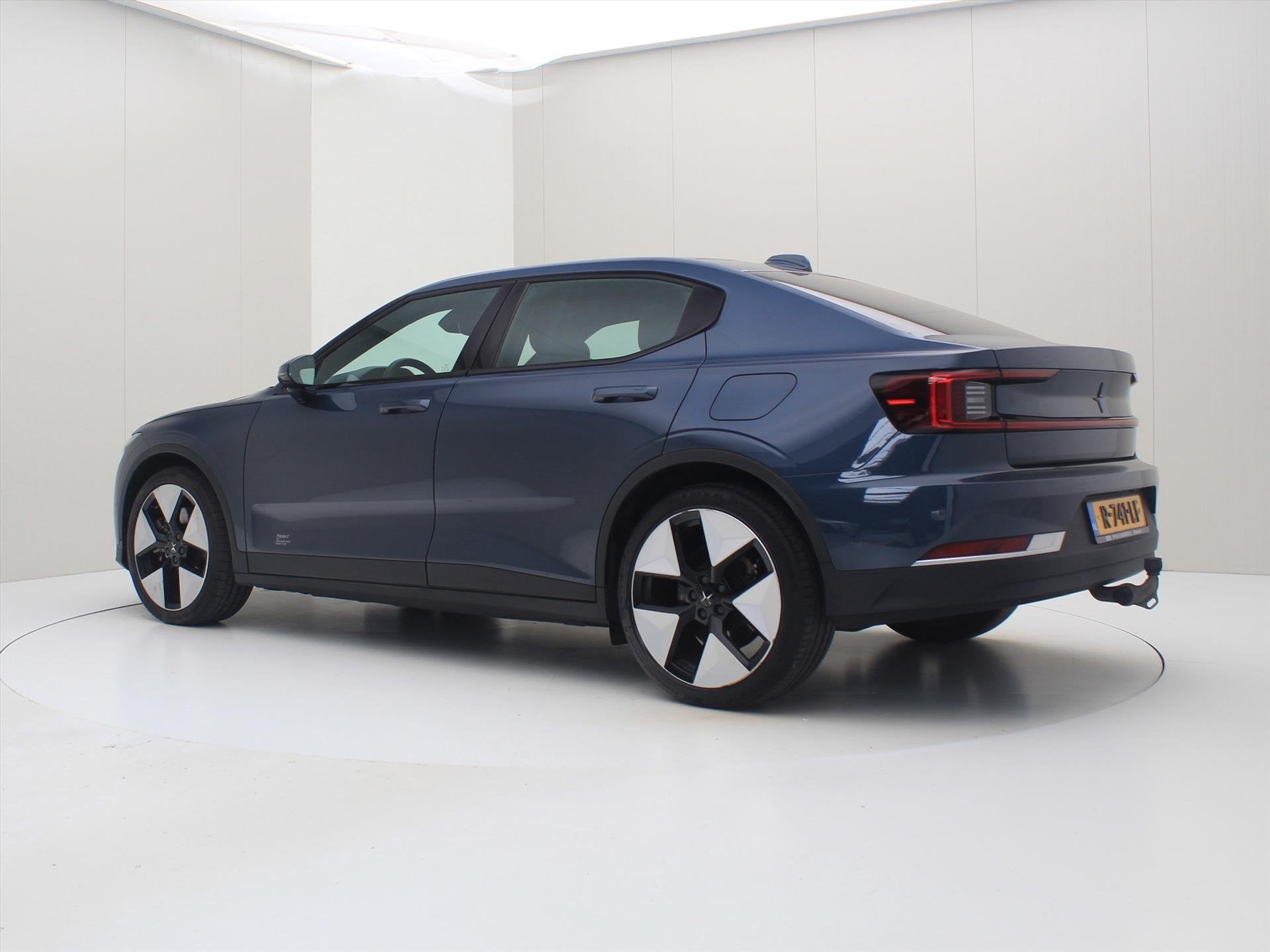 Polestar 2 170 kw Long Range Single Motor 78 kWh 232pk [ WEG, Auto's, Stof, Gebruikt, Blauw, 1969 kg