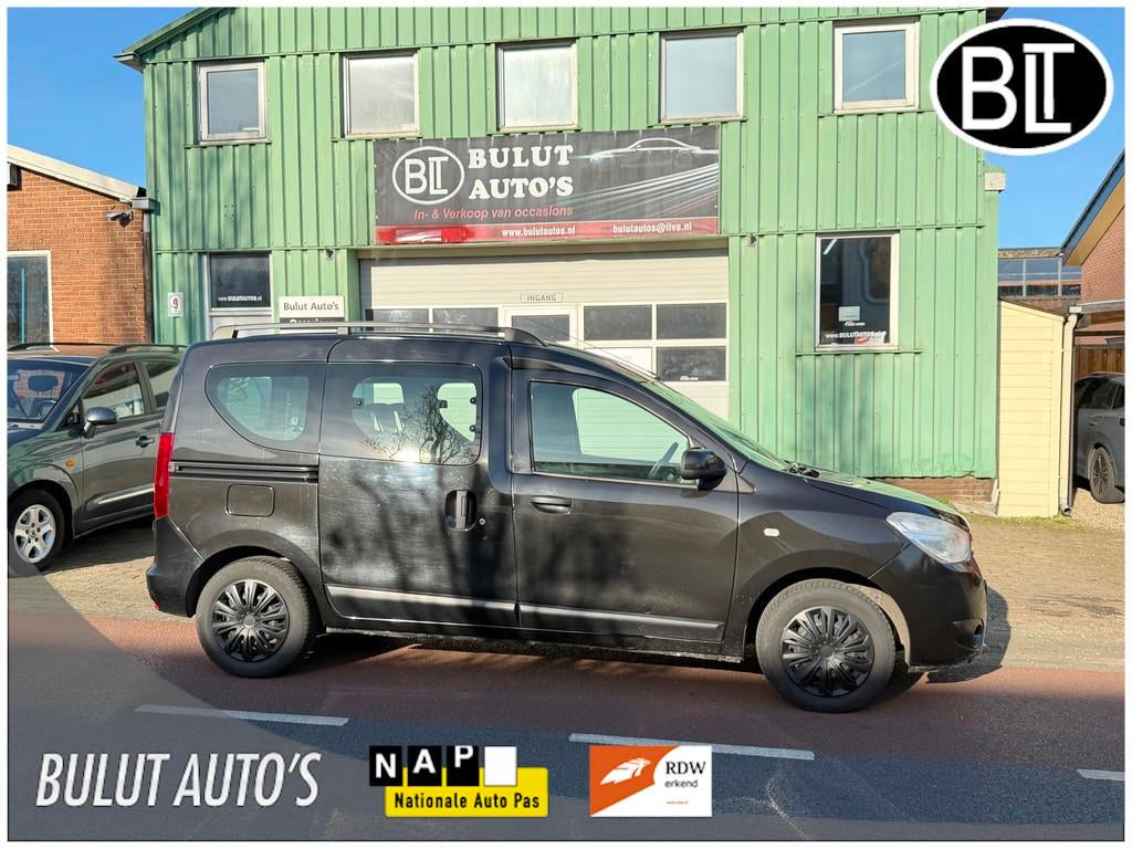Dacia Dokker 1.2 TCe Lauréate AIRCO* NAVI* TREKHAAK, Auto's, Dacia, Voorwielaandrijving, Euro 5, Gebruikt, 4 cilinders