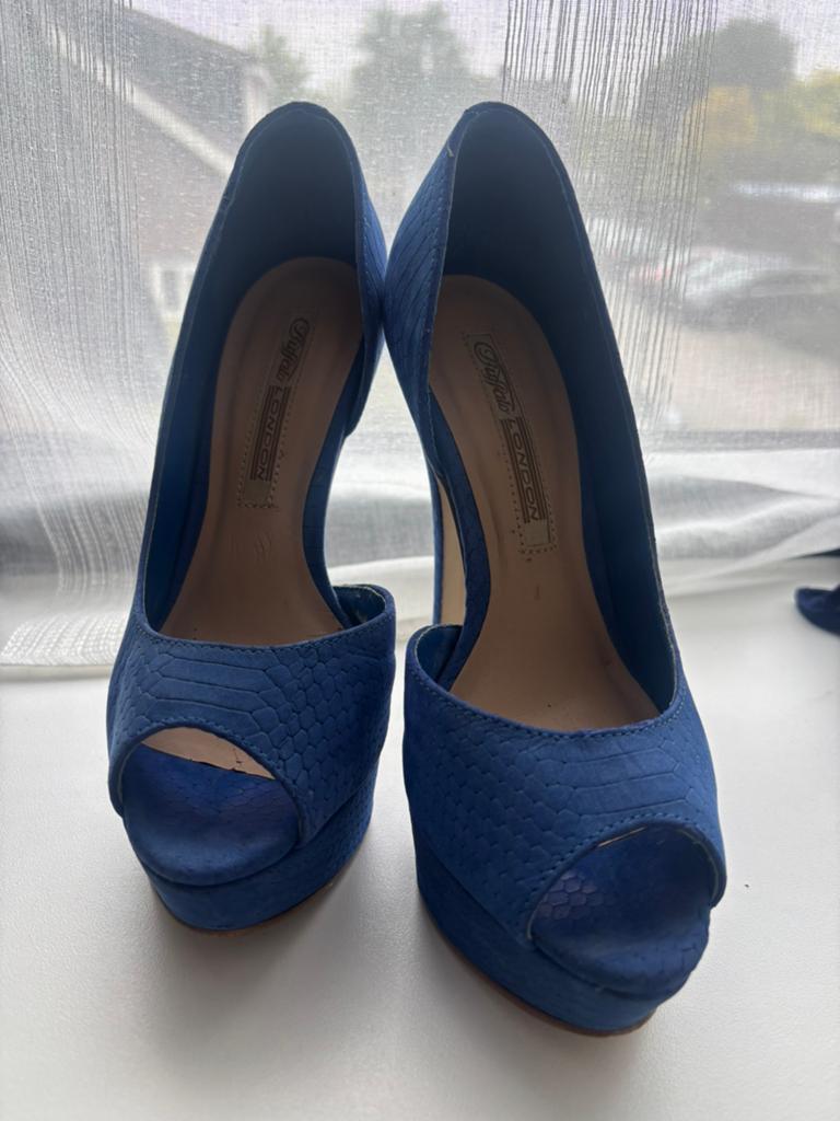 Peaky toes koningsblauw buffalo london mt 36, Kleding | Dames, Schoenen, Pumps, Blauw, Ophalen of Verzenden, Zo goed als nieuw