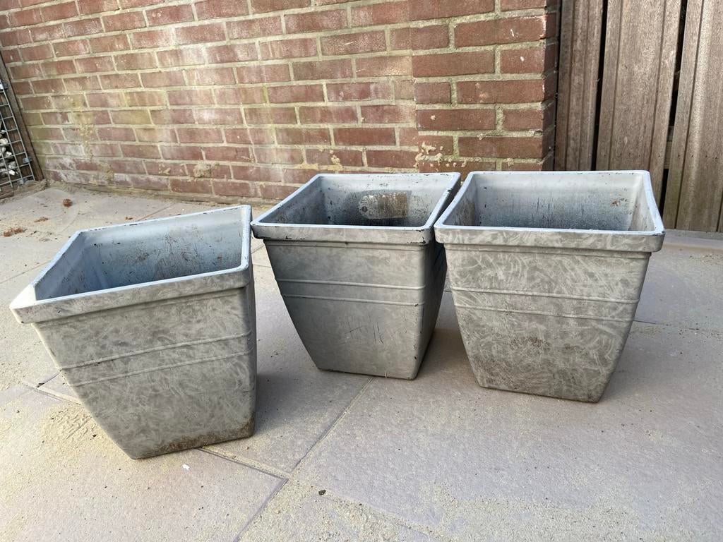 Set van 3 gebruikte grijze bloempotten, Tuin en Terras, Kunststof, Gebruikt, Balkon, Vierkant
