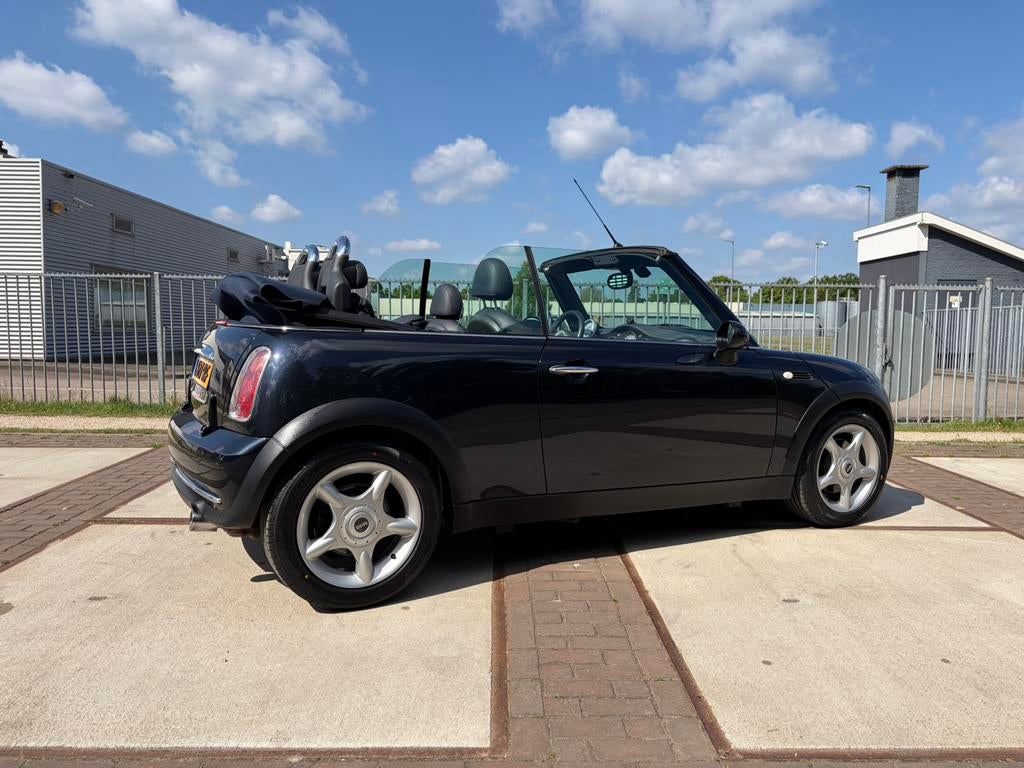 Mini 1.6 Cooper Cabrio 2005 Leder, nieuwe banden/koppeling, Auto's, Mini, Voorwielaandrijving, 4 cilinders, Cabriolet, Bedrijf
