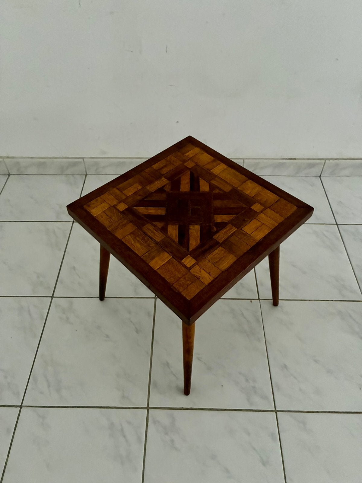Vintage bijzettafel hout inleg, Antiek en Kunst, Ophalen of Verzenden