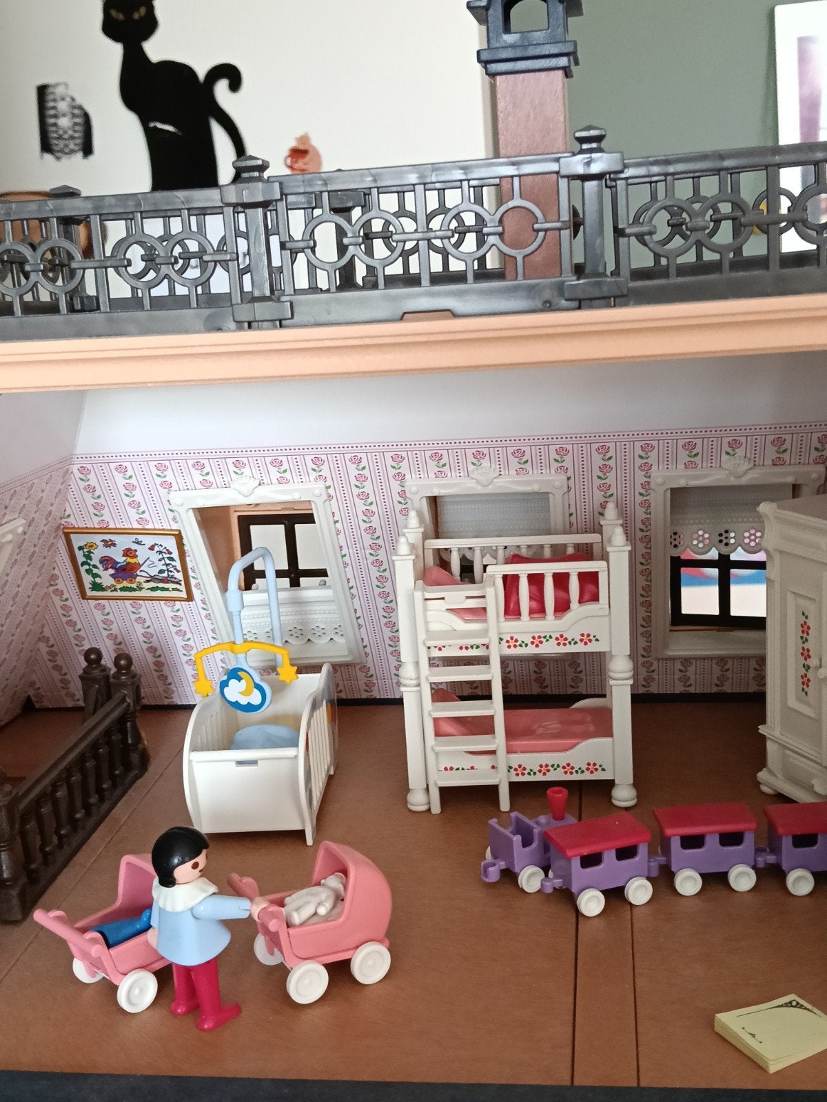 Foto 2 van Victoriaans poppenhuis playmobil met extra meubels