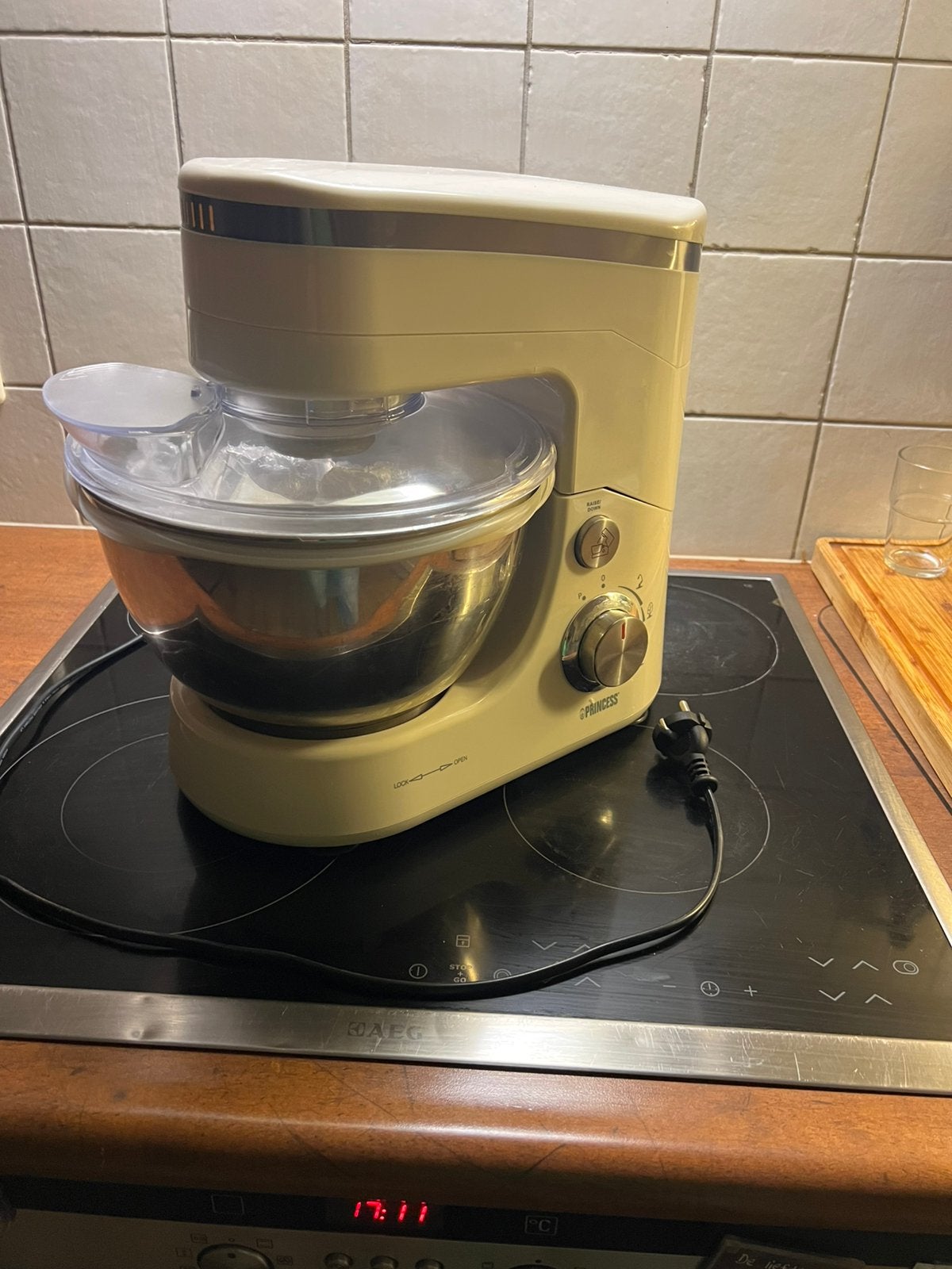 Princess mixer met kom/ keuken machine, Ophalen of Verzenden, Gebruikt, 3 snelheden of meer