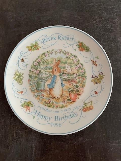 Beatrix Potter Bord Peter Rabbit in Garden Nieuw Wedgwood, Verzamelen, Ophalen of Verzenden, Nieuw, Dier