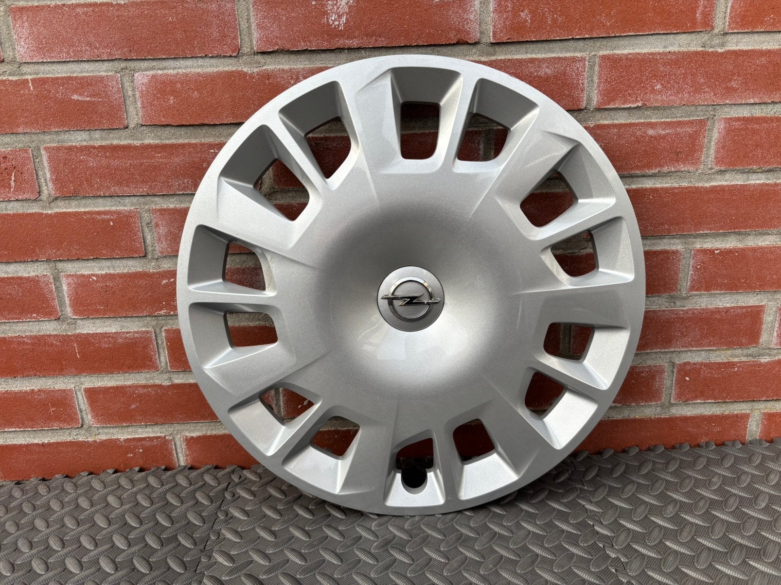 1 originele Opel Combo wieldop 16 inch, Auto diversen, Wieldoppen, Ophalen of Verzenden, Gebruikt
