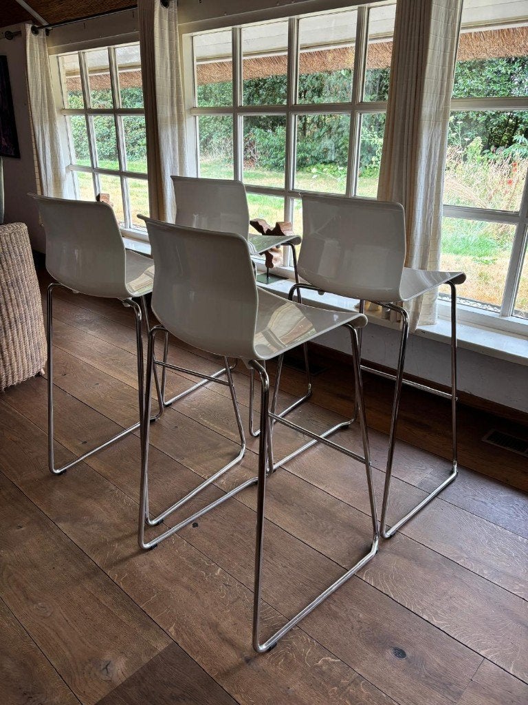 Barkrukken IKEA wit 4 stuks, Ophalen, Kunststof, Met voetsteun, Zo goed als nieuw