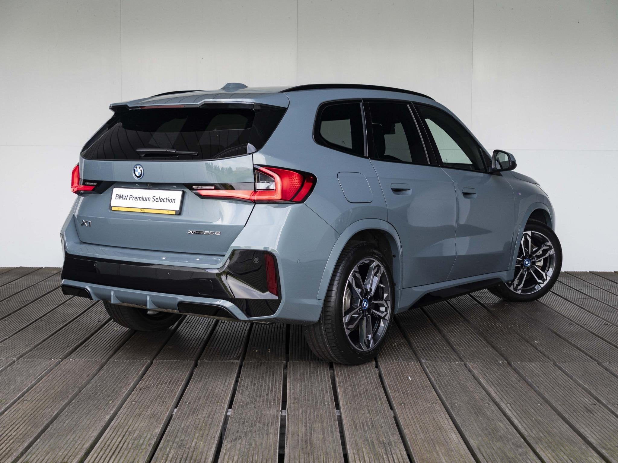 BMW X1 xDrive25e SoH 100% | M Sportpakket | Travel Pack | Co, Stof, Gebruikt, 105 min, Bedrijf