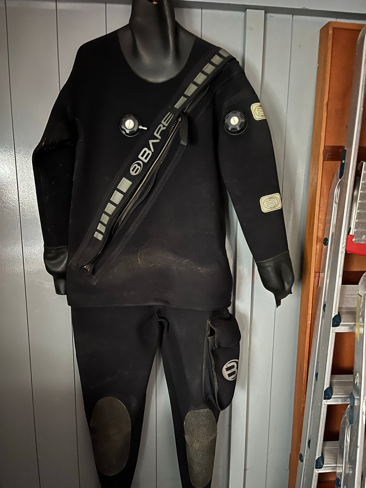 Bare XCD2 Tech Dry duikpak ML met Santi BZ-200 onderpak, Watersport en Boten, Ophalen of Verzenden, Gebruikt, Duikpak