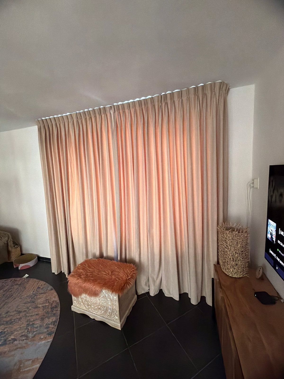 Gordijnen beige velvet 4.00 br x 2.60 hoog, Huis en Inrichting, Stoffering | Gordijnen en Lamellen, Ophalen of Verzenden, Zo goed als nieuw