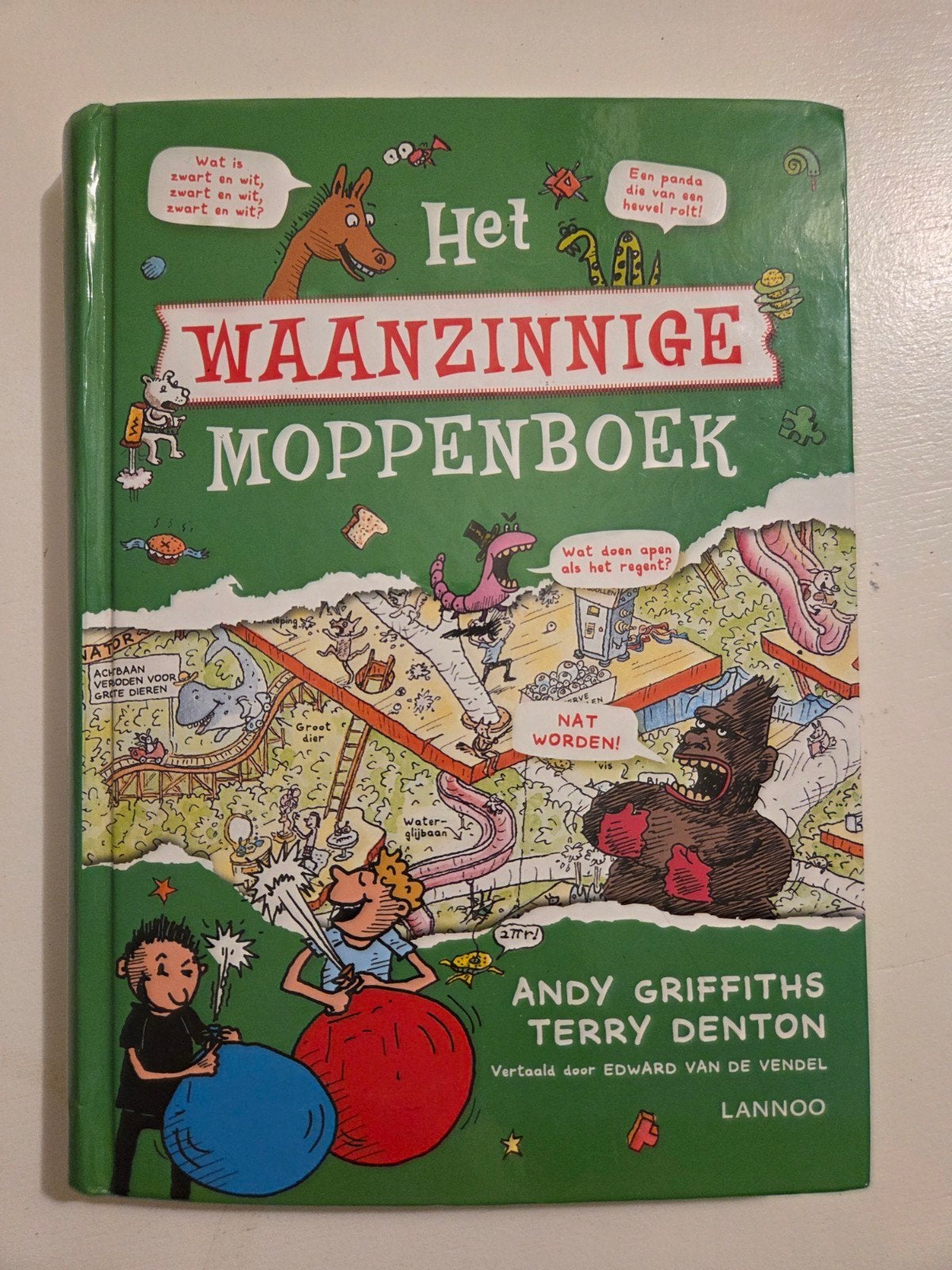 Het Waanzinnige Moppenboek - Andy Griffiths & Terry Denton, Ophalen of Verzenden, Zo goed als nieuw, Verhalen