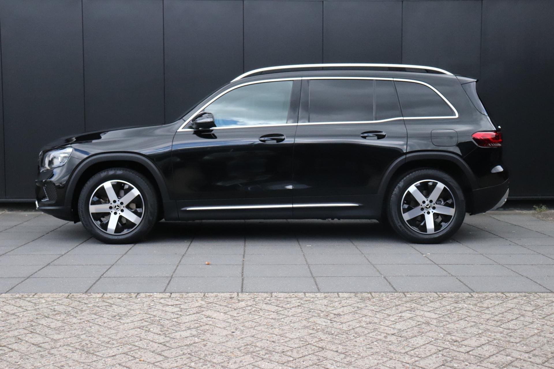 Mercedes-Benz GLB 200 164 PK Advantage | CAMERA | LEDER | LM, Stof, 4 cilinders, Automatische klimaatregeling, Zwart