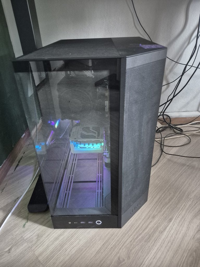 Game pc - AMD Ryzen 7 9800X3D - AMD RADEON RX 9070 XT 16GB, Ophalen, 32 GB, Zo goed als nieuw, 2 TB