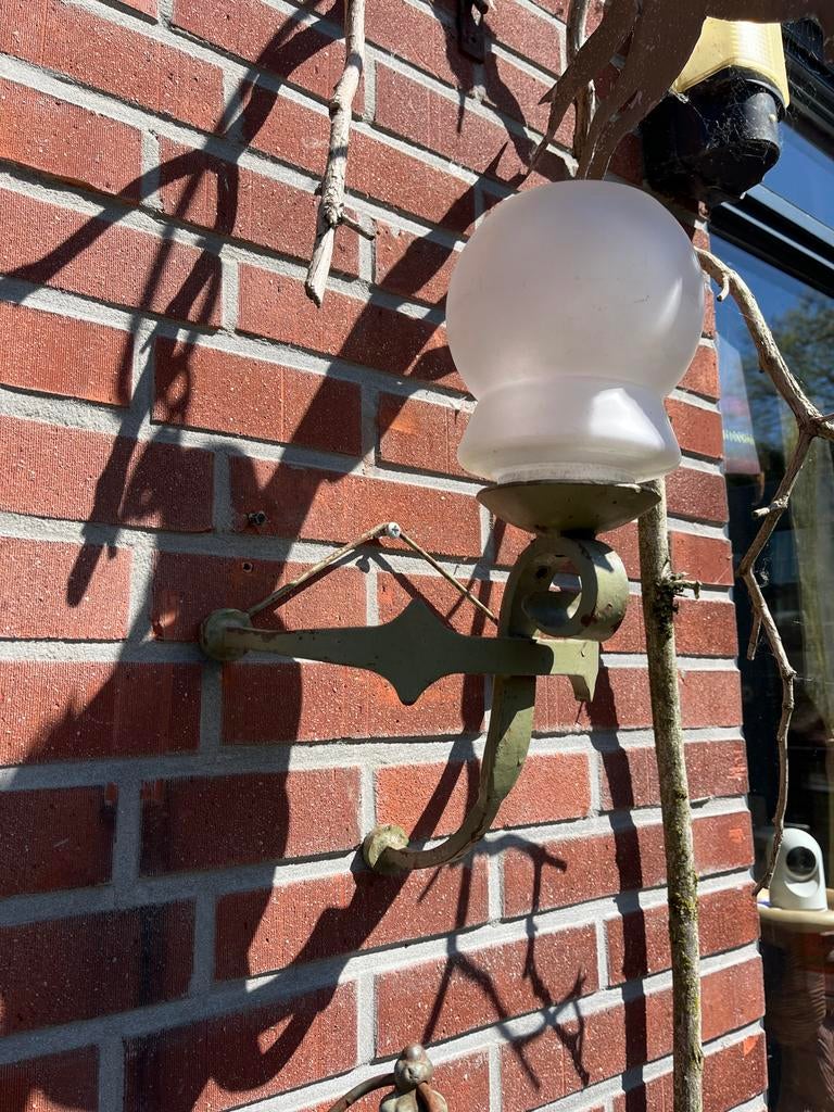 Antieke Art Deco Tuin Wandlamp - Gesmeed IJzer, Huis en Inrichting, Lampen | Wandlampen, Ophalen of Verzenden, Gebruikt, Metaal