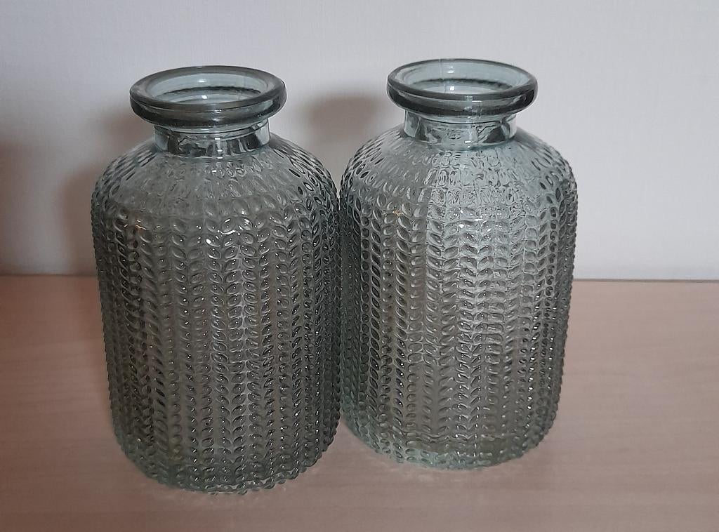 2 kleine groene vaasjes, Ophalen, Zo goed als nieuw, Overige kleuren, Overige materialen