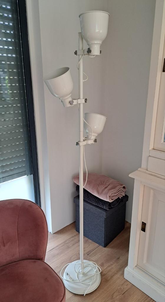 IKEA HEKTAR Staande Lamp met 3 Spots – Wit, Huis en Inrichting, Ophalen, Zo goed als nieuw, 150 tot 200 cm