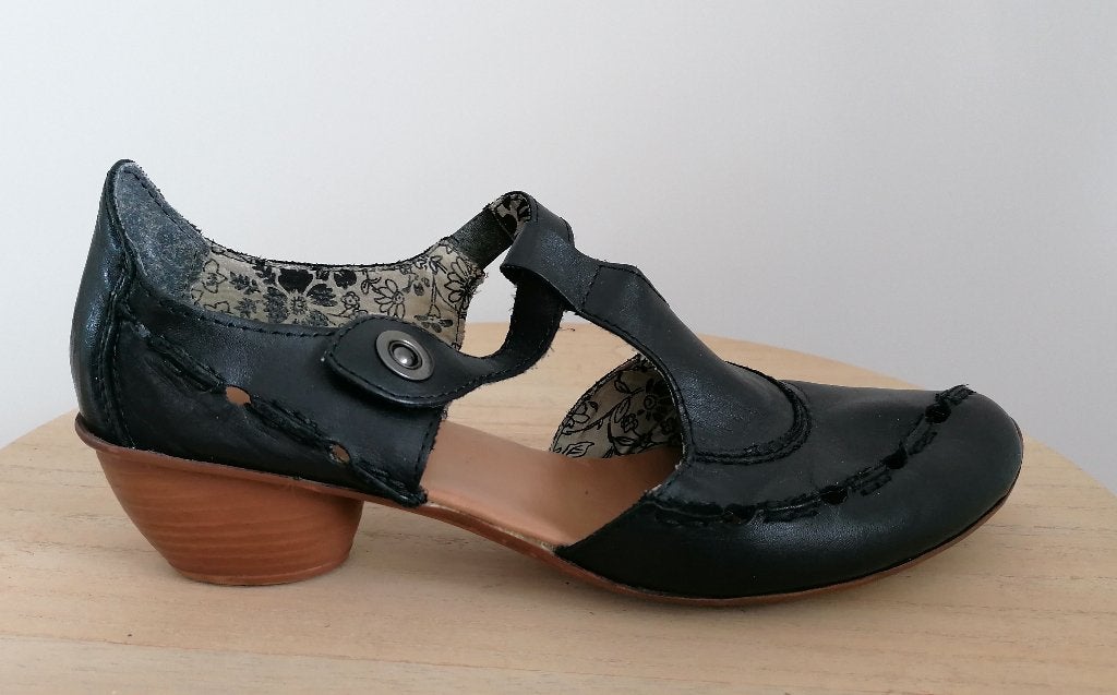 RIEKER Sandalen / Ballerina maat EUR 41, Zwart, Gedragen, Rieker, Sandalen of Muiltjes