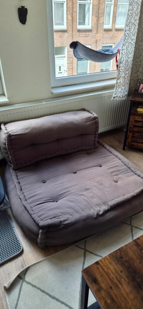 Free grey futon to give away, Ophalen, Gebruikt, Grijs, Zitzakstoel