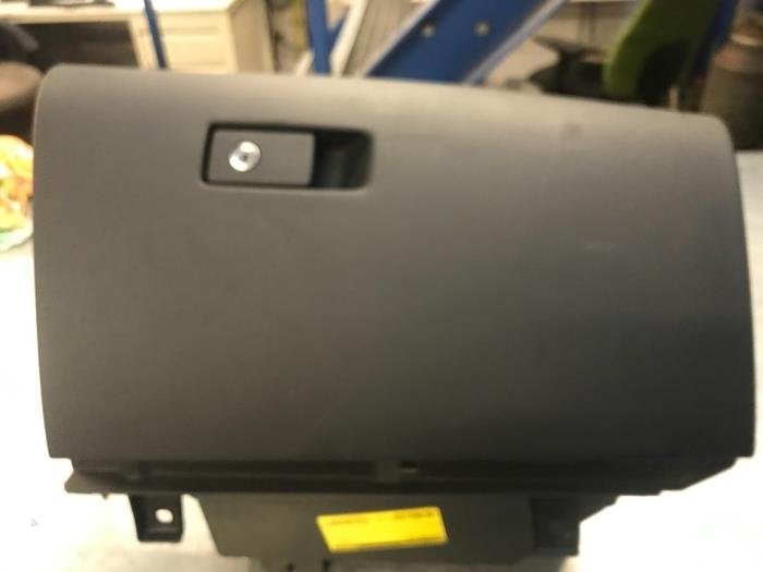Dashboardkastje van een Volvo XC60, Gebruikt, -, -, Ophalen of Verzenden