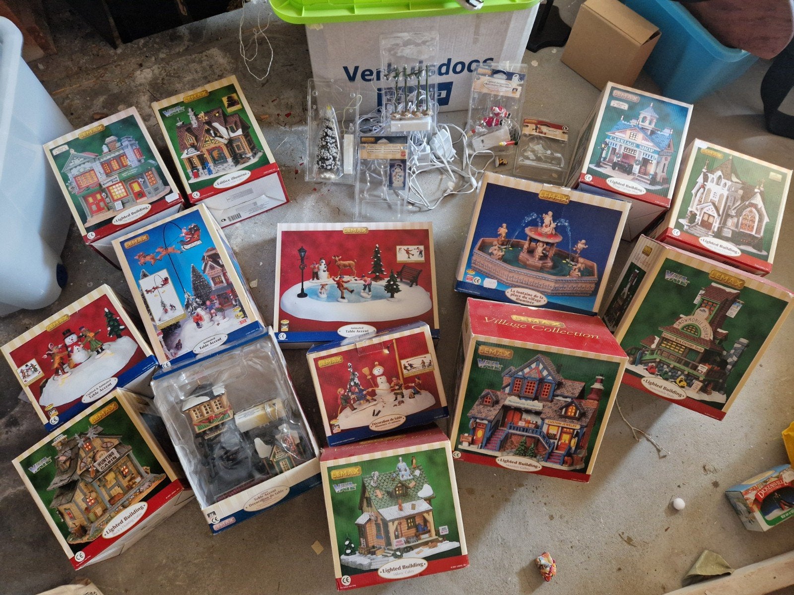 Lemax set. Huisjes,poppetjes,adapters,lampjes etc, Ophalen of Verzenden